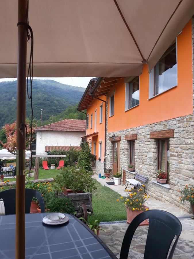 Ca D' Fefi Bed and Breakfast Gorzegno Exteriör bild