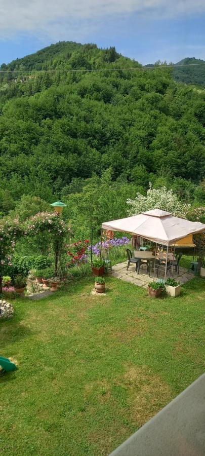 Ca D' Fefi Bed and Breakfast Gorzegno Exteriör bild