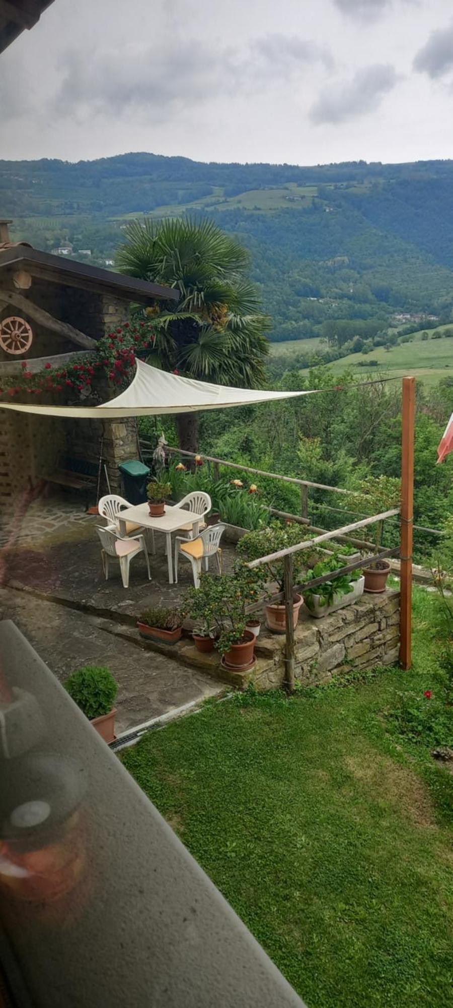 Ca D' Fefi Bed and Breakfast Gorzegno Exteriör bild